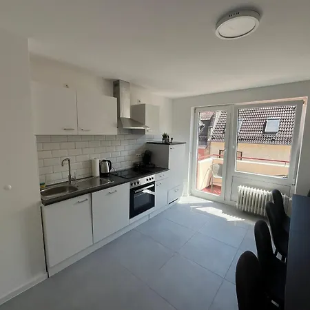 Hostal Hub 11 - Mit Balkon