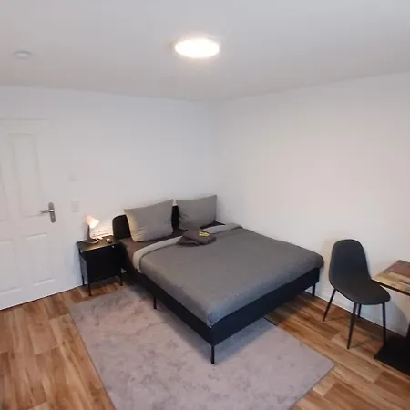 Hub 11 - Mit Balkon Hostal *