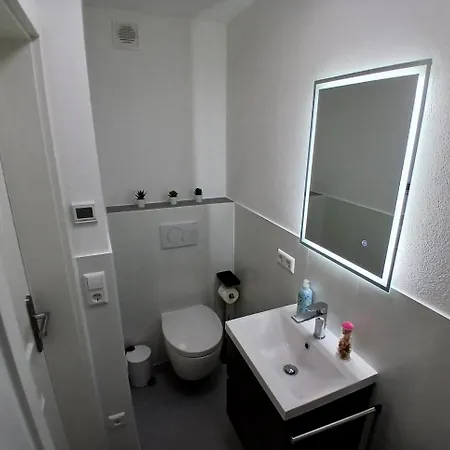 Hub 11 - Mit Balkon Hostal