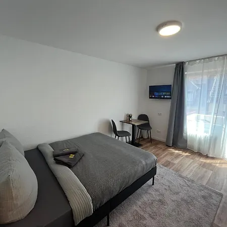 Hub 11 - Mit Balkon Hostal *